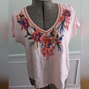 Solitaire Colorful Floral Embroidered Detail Pink V-Neck Shirt. Size M
